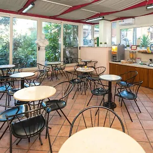 https://hotel-center-3.it-romehotels.com