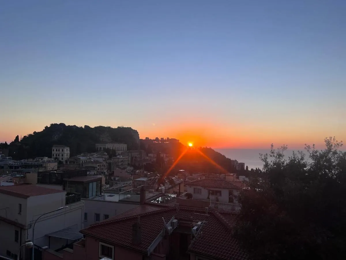 Villa Chiara Taormina 2*,  Italy